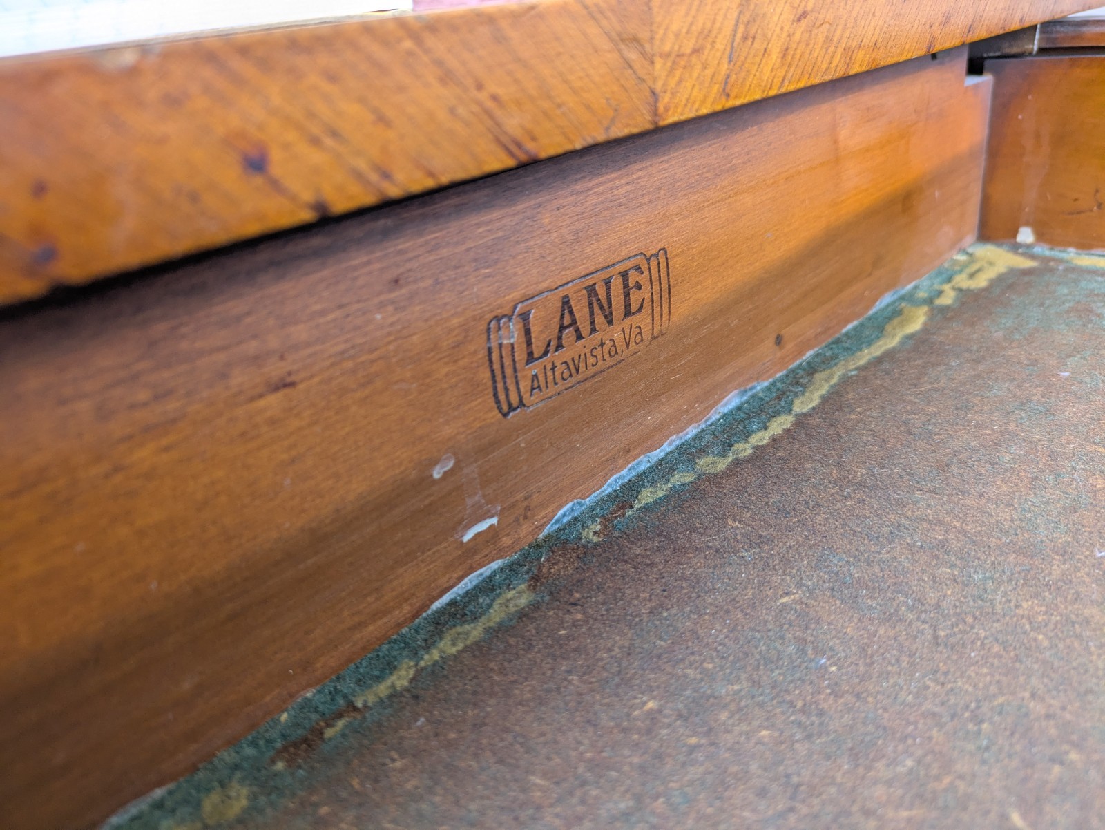 Vintage 1955 Lane Sliding Top Cocktail Coffee Table w Hidden Storage MCM 370