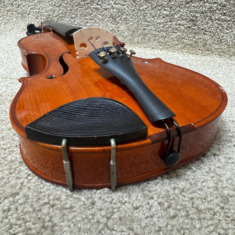 Violin Unlabeled 4/4 w/Case & Bow B