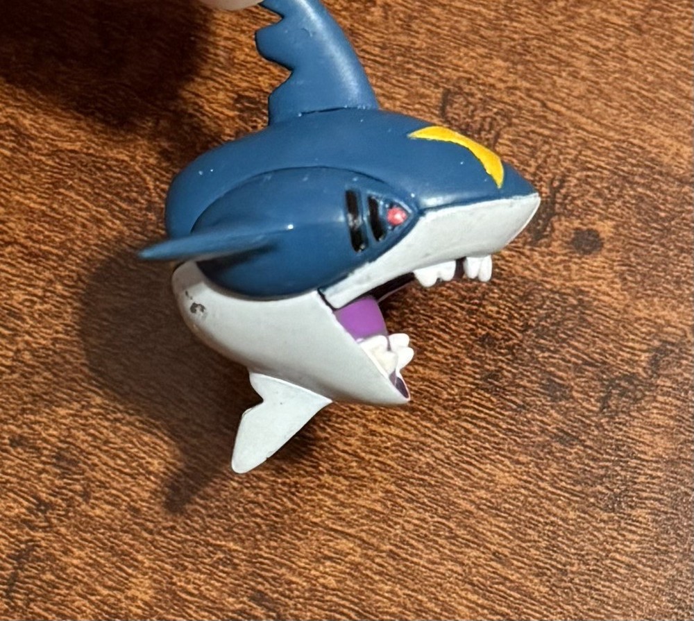 Sharpedo Pokemon TOMY Collection AG 2004 Authentic Figure