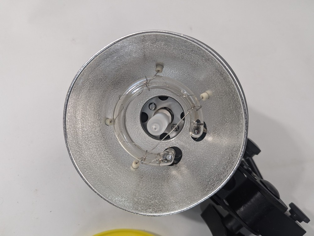 DYNALIGHT 0836 1000 Watt Portable Studio Flash Head Modeling Light Dyna lite