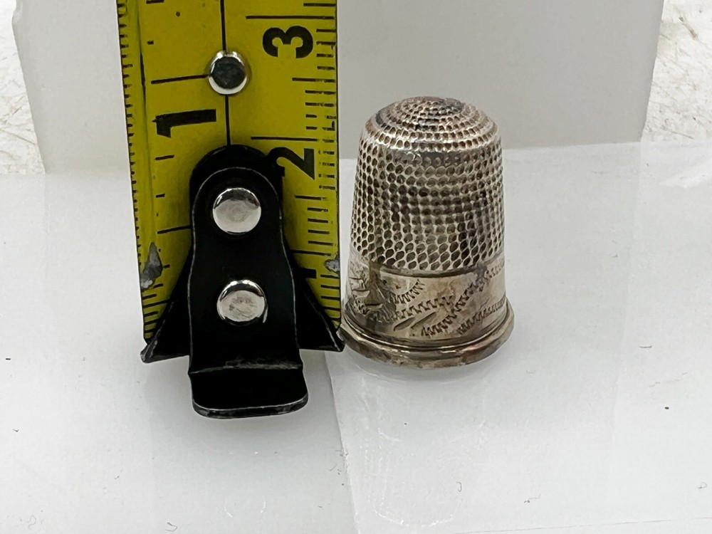 ANTIQUE SOLID SILVER THIMBLE ETCHED PATTERN