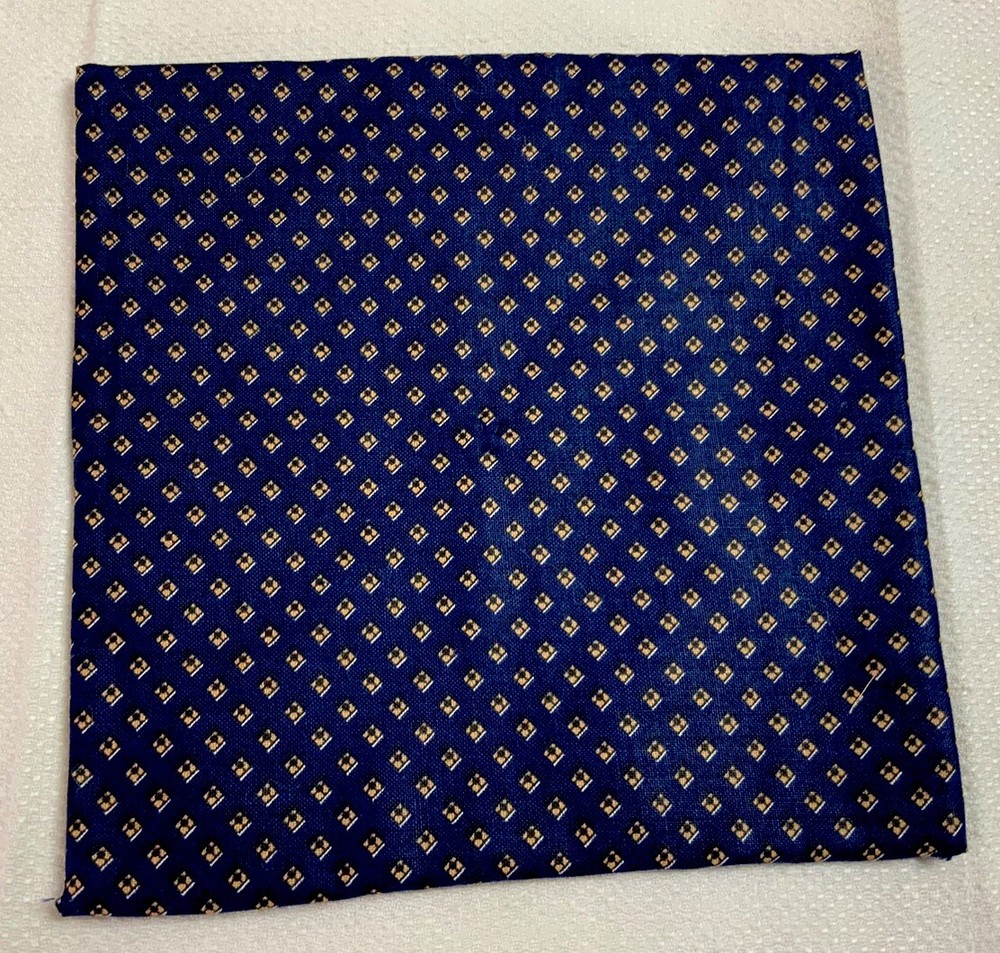 Antique Vintage Patchwork Small Doll Quilt Or Table Topper, 4 Patch W/ Triangles