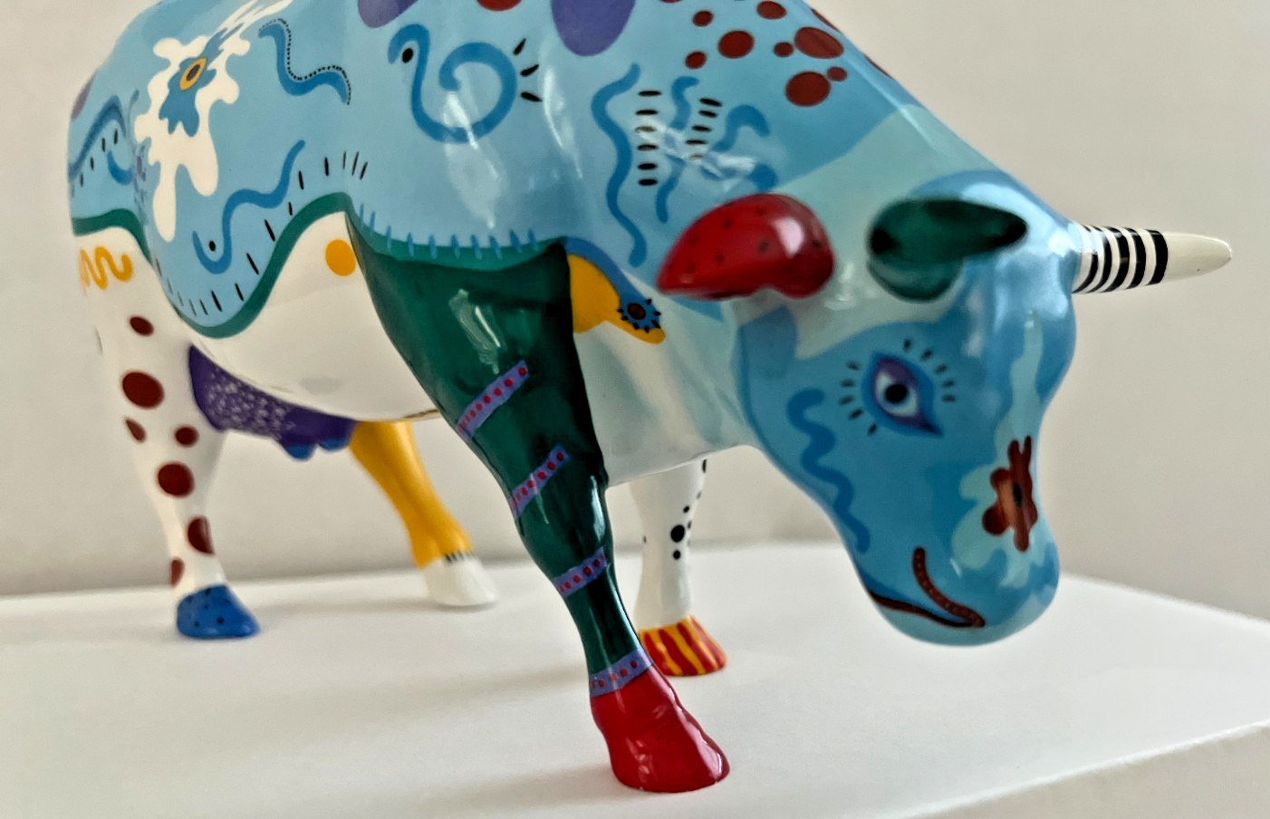 Cow Parade "Cow Doodle" Cow Ceramic Figurine #9194 Vintage Retired 2001