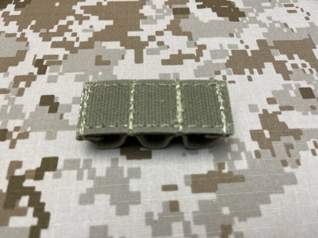 CR123 Battery 3-Cell Holder SWAT Tan Khaki Hook Backing