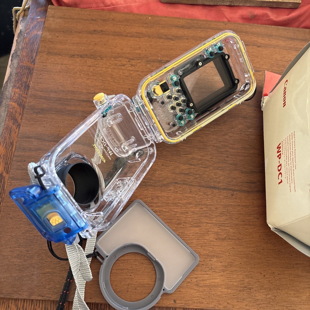 CANON Waterproof Camera Case WP-DC1 40m/130ft Used