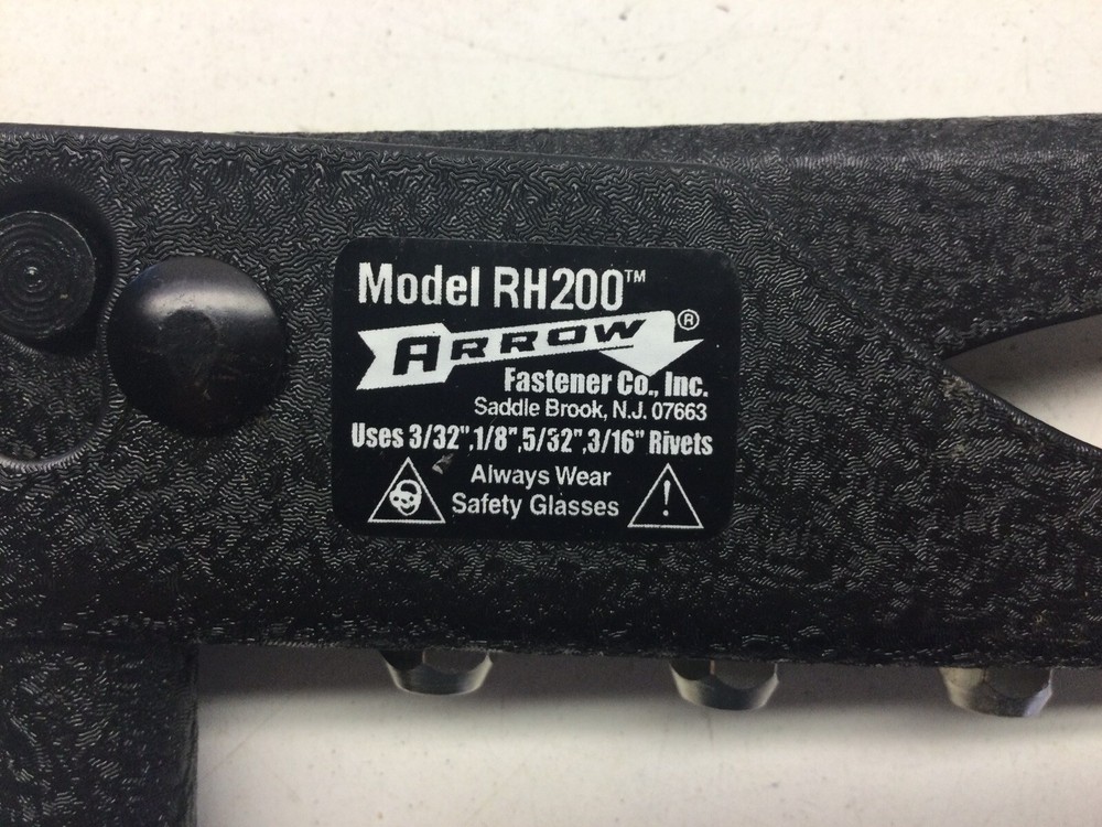 Arrow E-Z Pull Model RH 200 Rivet Tool In Package
