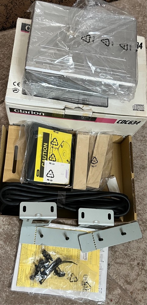 Clarion CDC634 Auto 6 CD Disk Changer. Complete Kit in Original Box