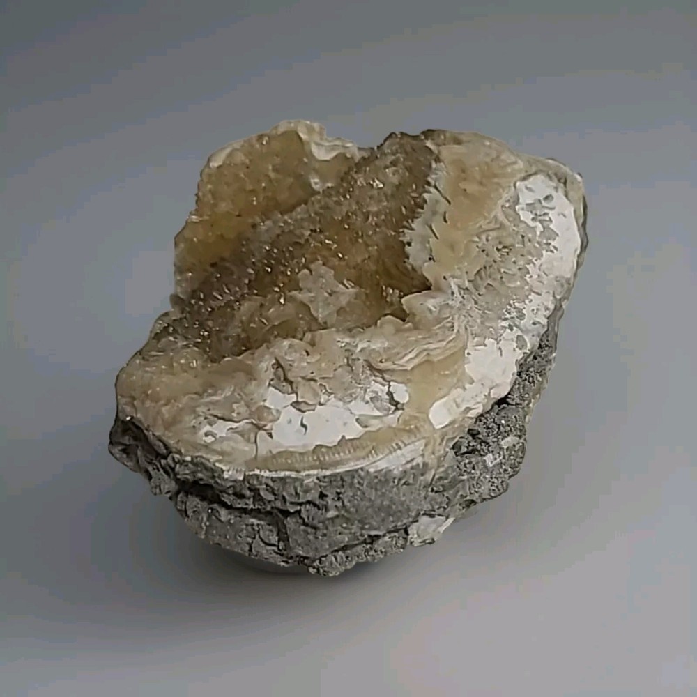 5" X 3" Geode 1 Lb 12 Oz