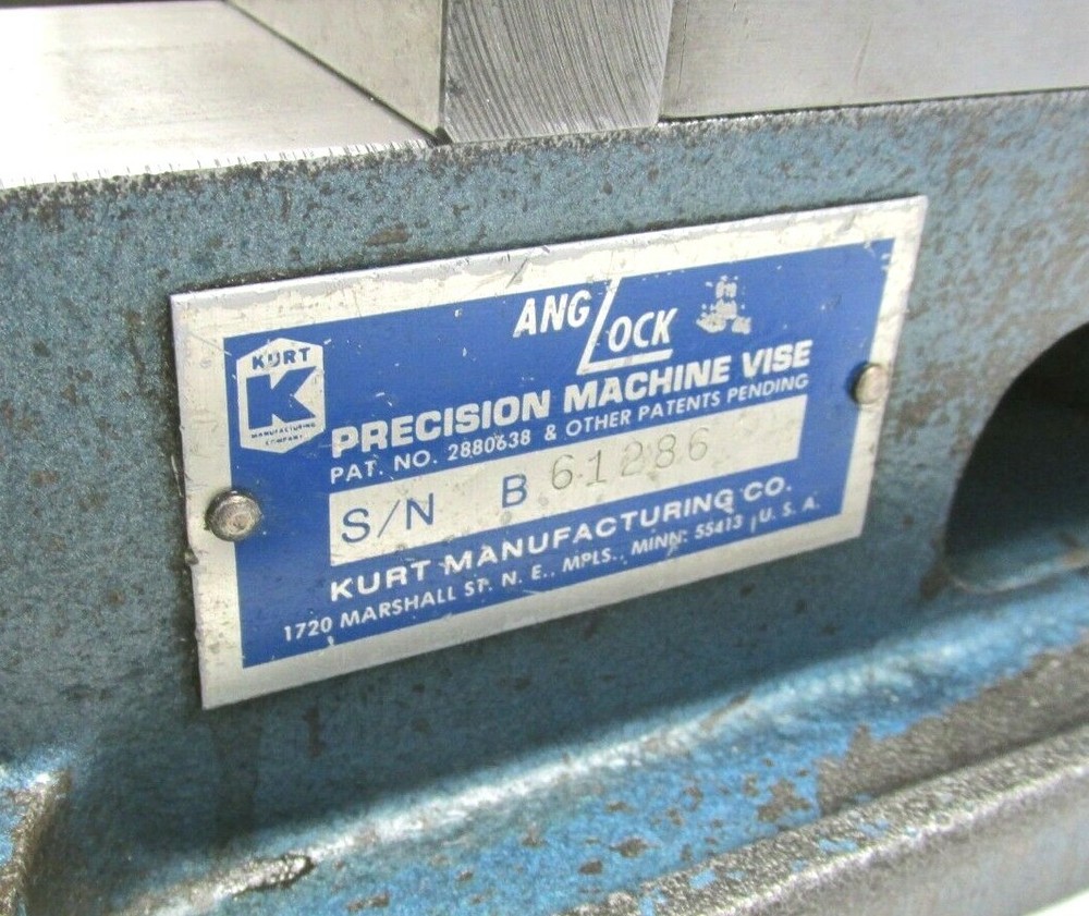 KURT ANGLOCK 6" MILLING MACHINE VISE w/ JAWS & HANDLE - #D60