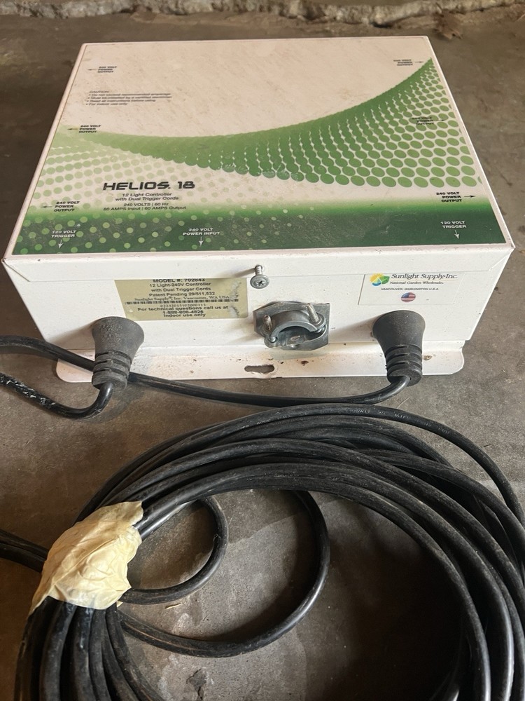 Titan Controls Helios 18, 12-Light 240 Volt Controller