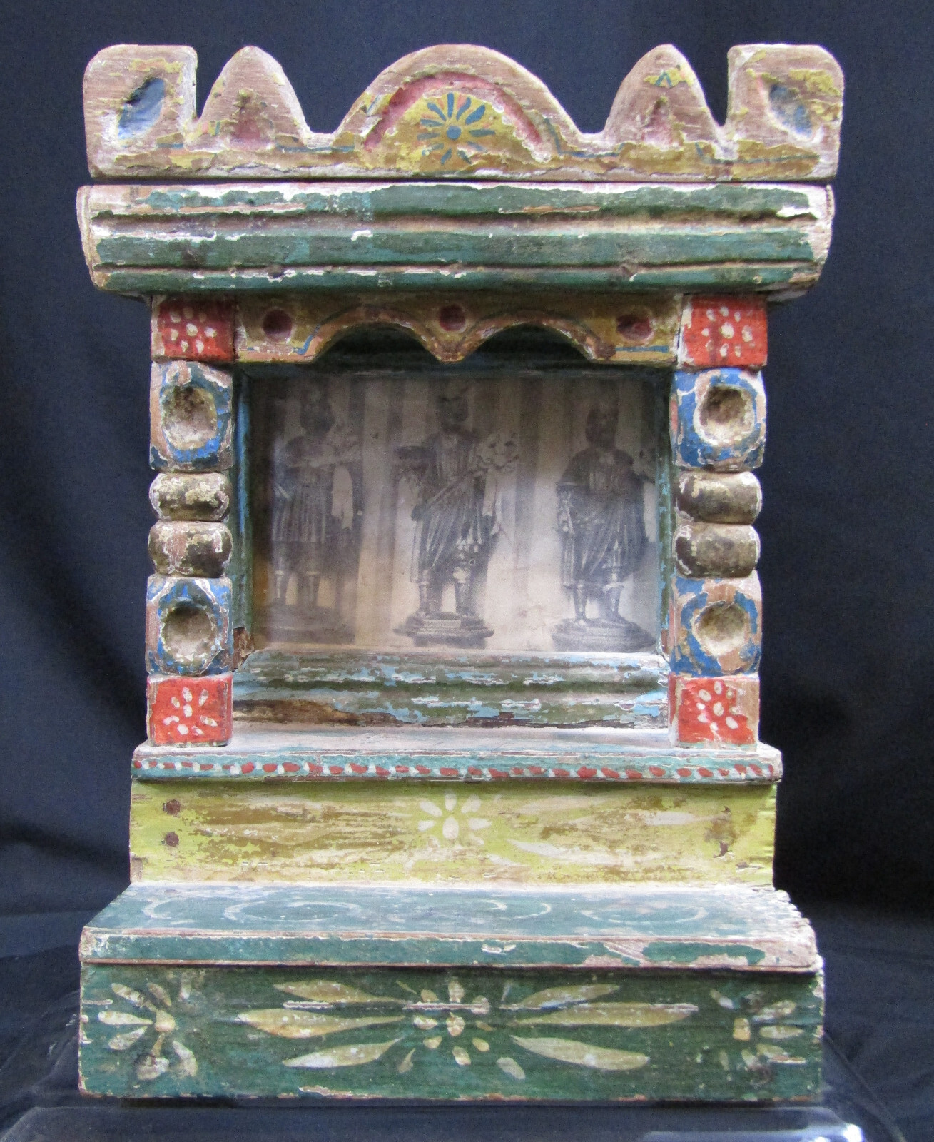 ANTIQUE MEXICAN WOOD NICHO/SHRINE WITH 3 WISE MEN RELIGIOUS ARTIFACT