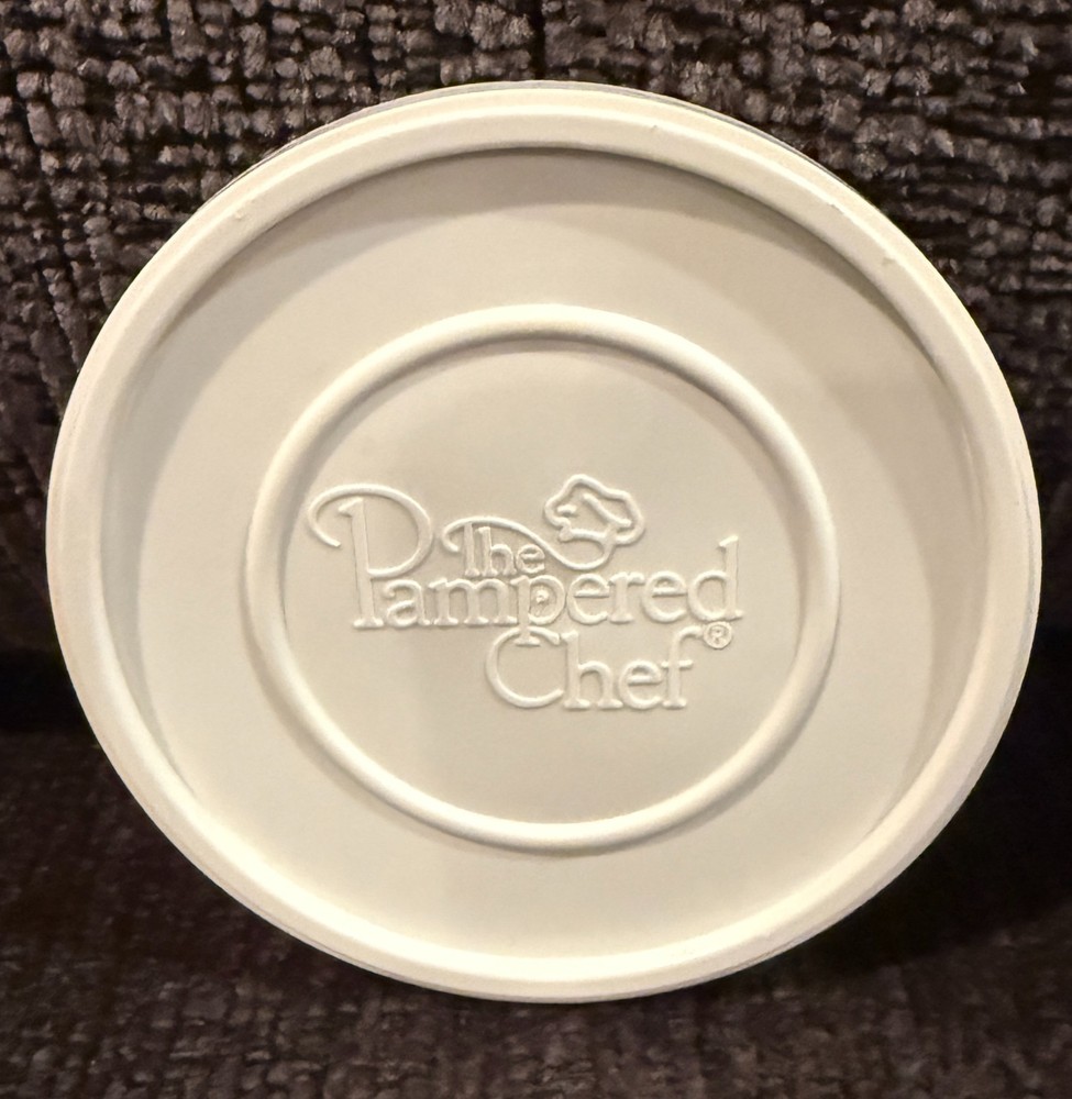 Pampered Chef Push Function Food Chopper - White EUC