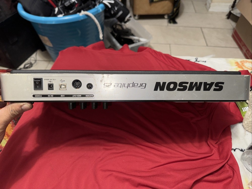 SAMSON GRAPHITE 25 (USB MIDI CONTROLLER KEYBOARD) (UNTESTED)