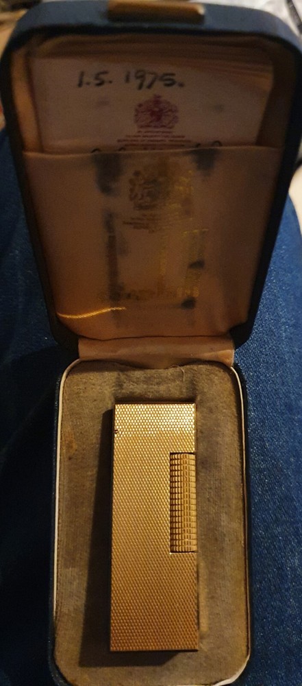 Dunhill rollagas lighter golden Colour boxed Dunhill flints