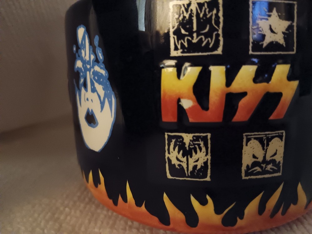 Kiss-Kiss Ceramic Oversize Mug*NO BOX-SEE DESCRIPTION*