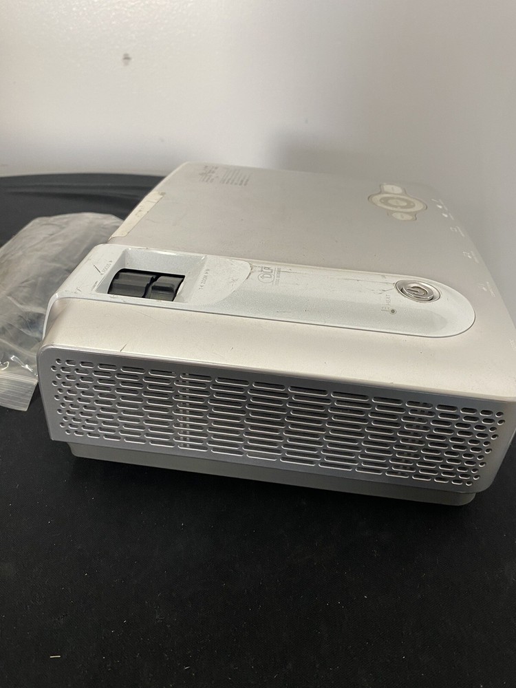TAXAN DATA PROJECTOR KG-PV131XH30