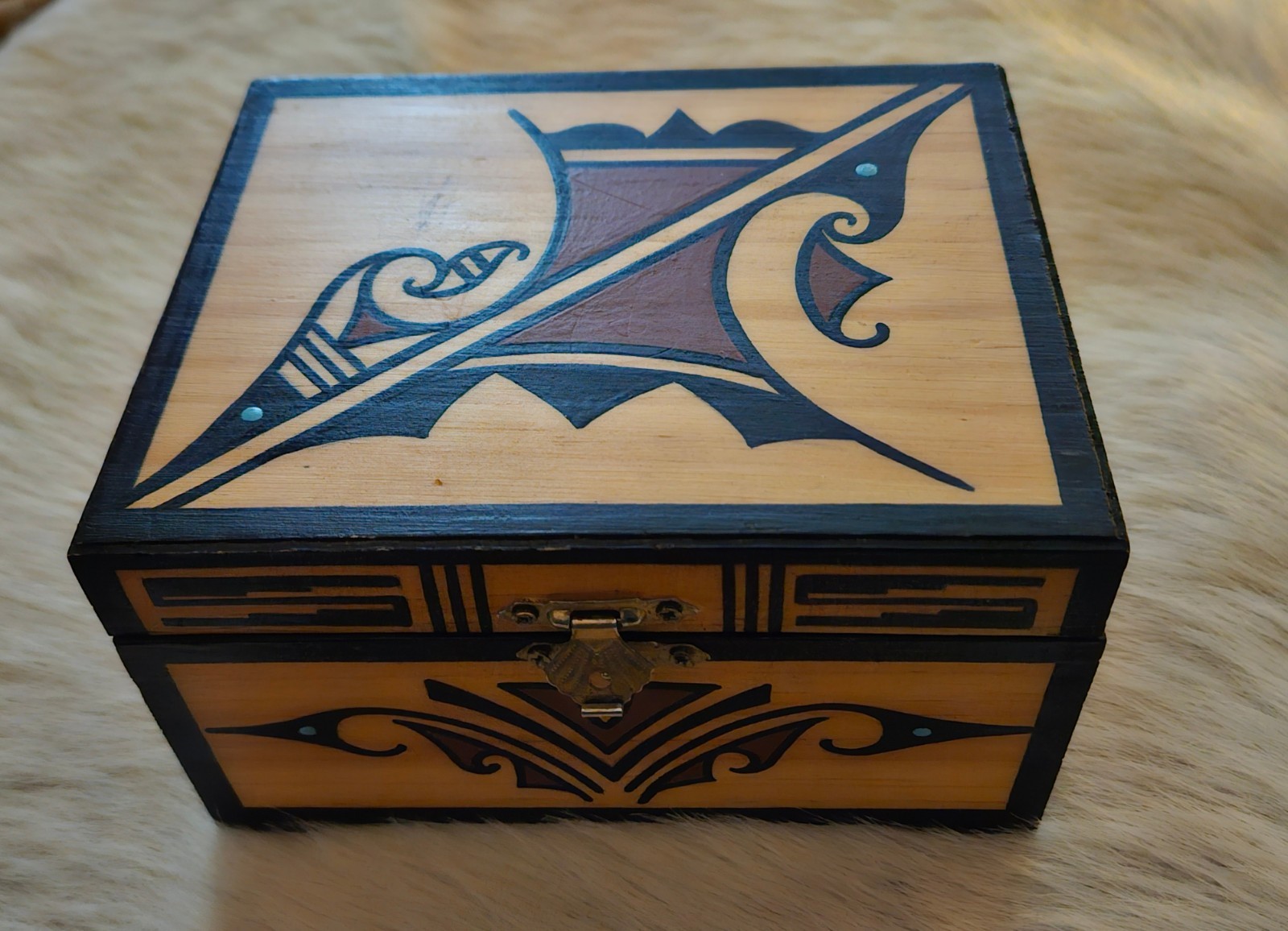 Native American Wood Keepsake Box by K. Leekela, Zuni Pueblo  6x5x3.5