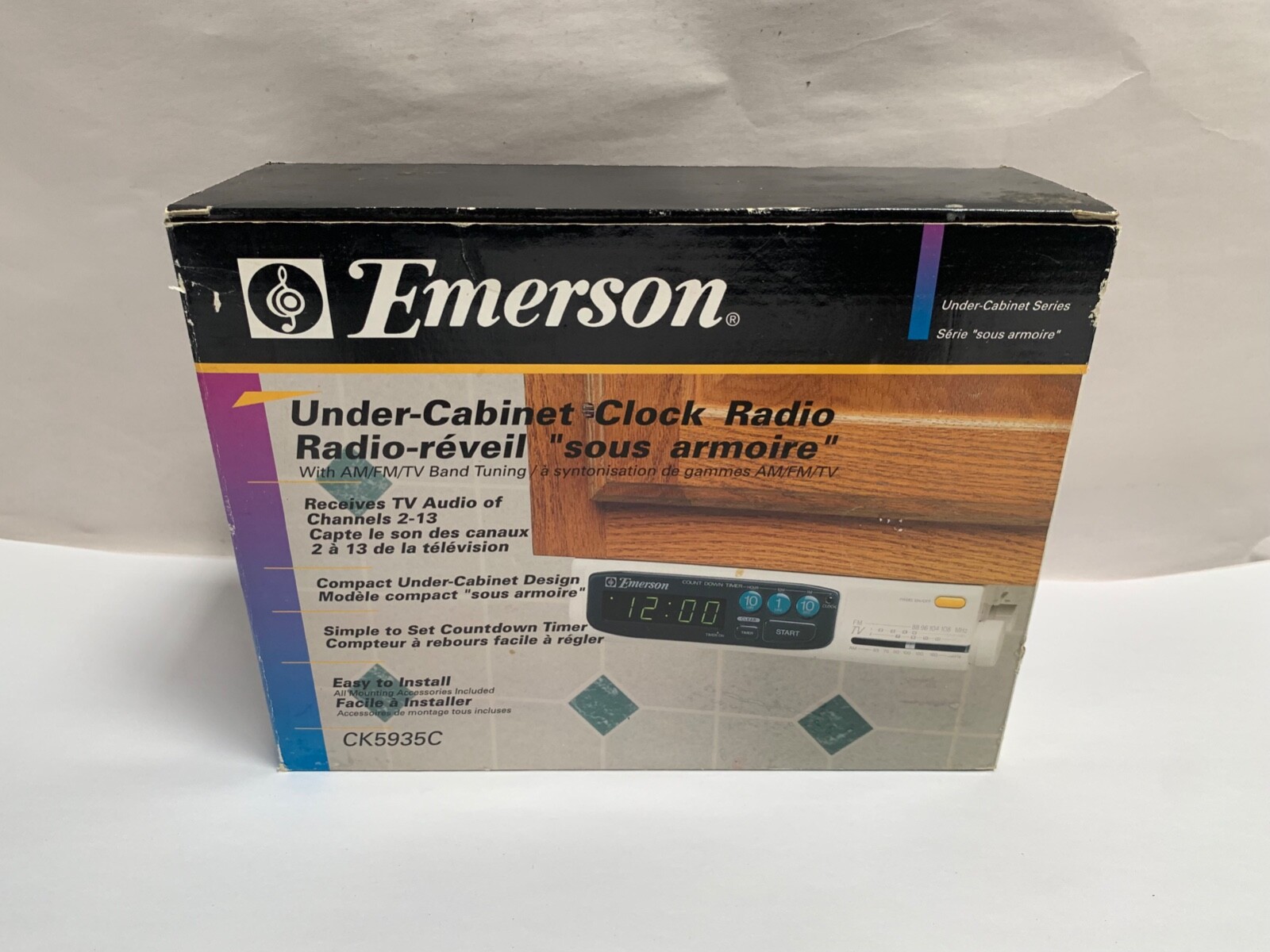Vtg NEW Emerson Model CK5935C Under Cabinet Space Saver AM-FM Radio Clock (A17)