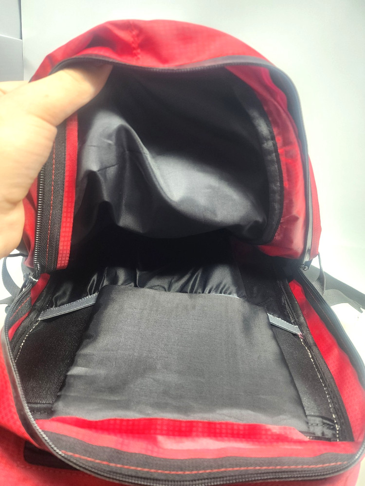 AOTU Explore 40L hydration ready backpack - Red