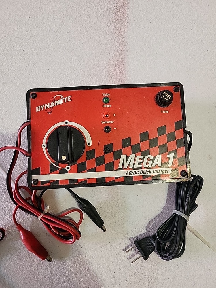Dynamite Mega 1 AC/DC Quick Charger Charging Battery