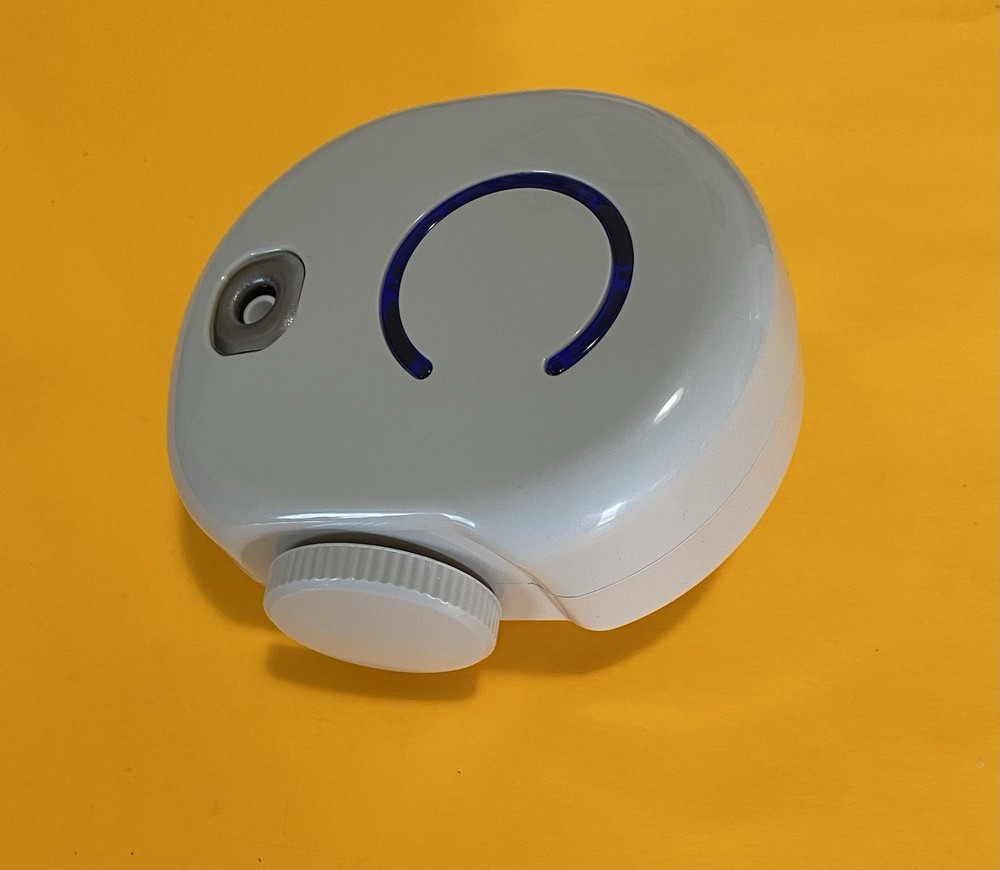 Air Purifier Freshspace RA-100 Mini Ozone Generator - White Working