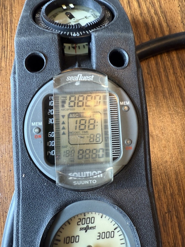 Suunto/Seaquest Dive Console SM26 press, compass, Solutions computer hard case