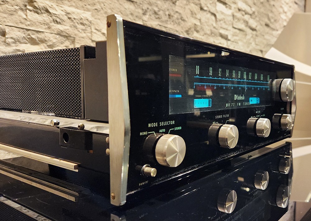 McIntosh MR-77 Precision Solid State FM Stereo Tuner