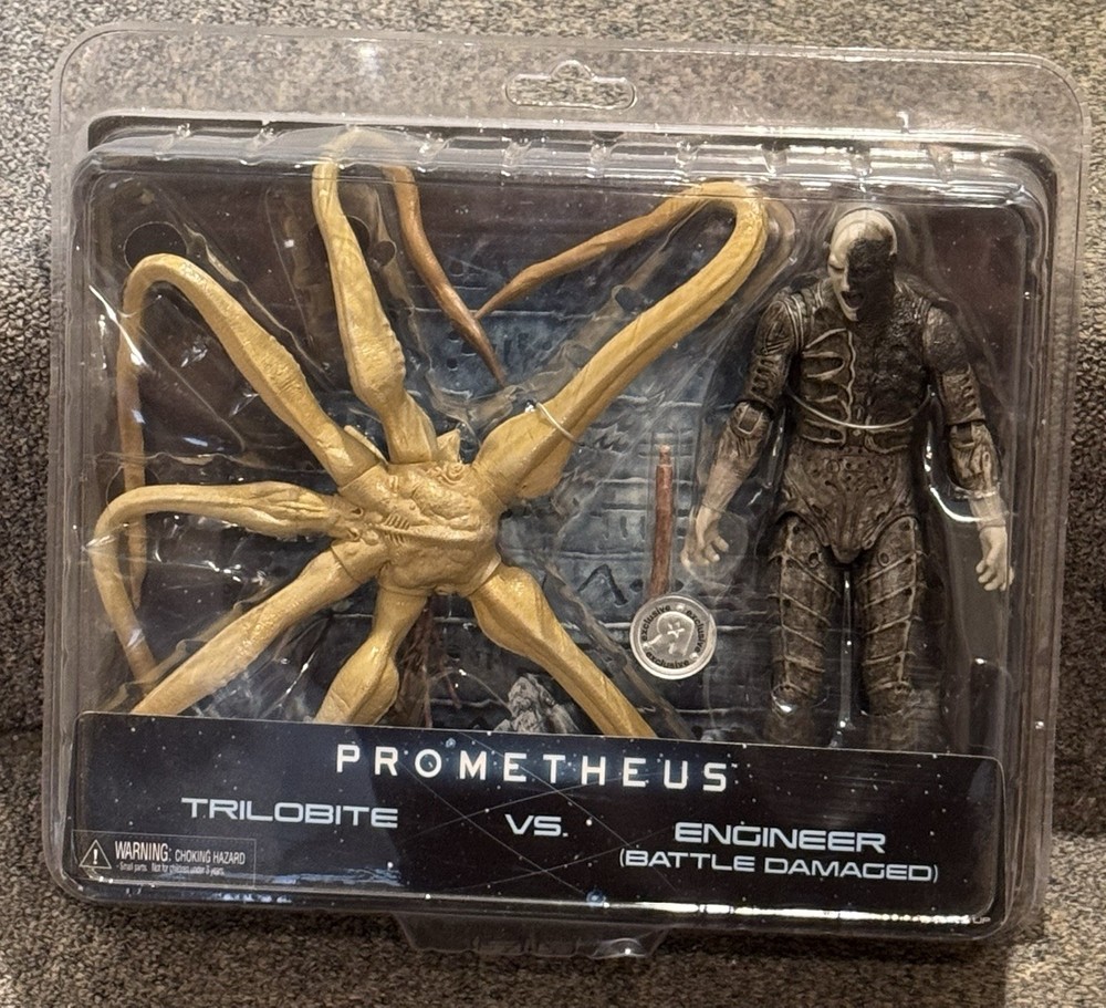 2012 NECA Prometheus Trilobite vs Battle Damaged Engineer Figure Set 2 Pack NIP