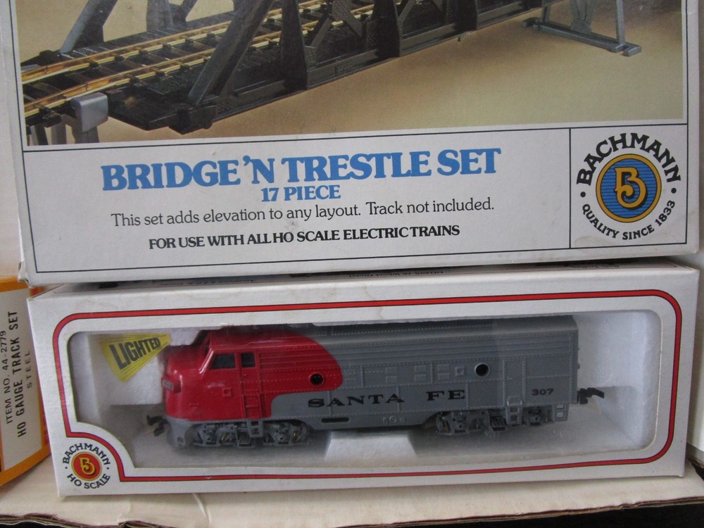 BACHMANN HO SCALE SANTE FE 307 TRAIN SET KIT