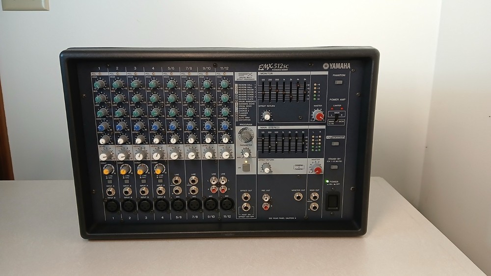 YAMAHA EMX512SC Powered Mixer