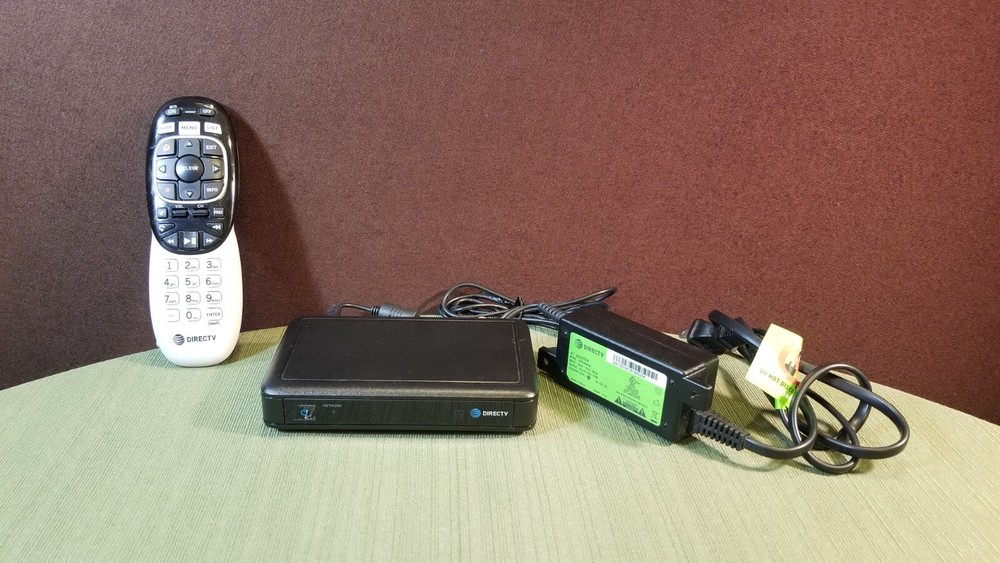 DIRECTV Model C61-500 Power Supply and Remote