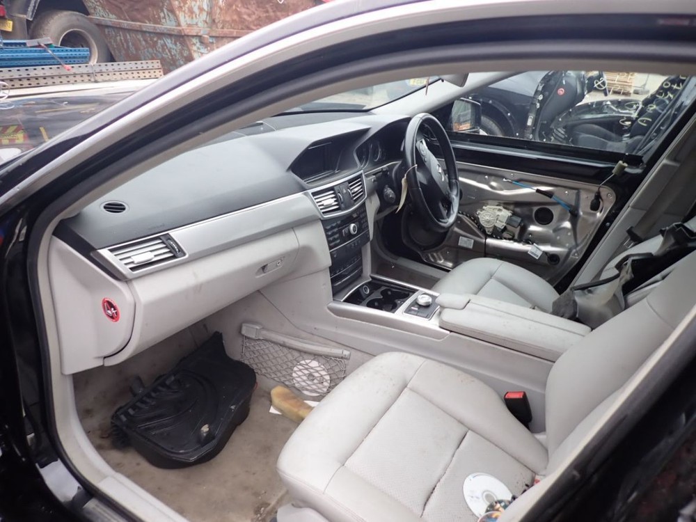 MERCEDES E CLASS DASH VENT W212 2009-2013 DASH VENT RIGHT SIDE OUTER A2126801727