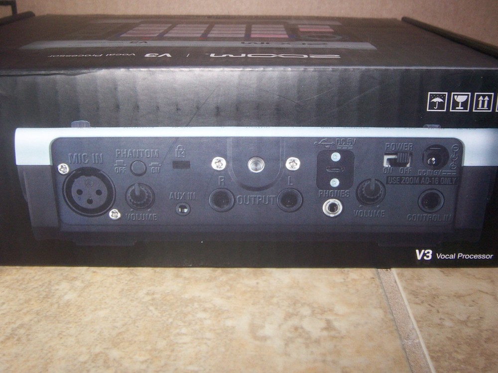 NEW Zoom V3 Vocal Processor USB Audio Interface 16 Voice Effect 3-Part Harmonies