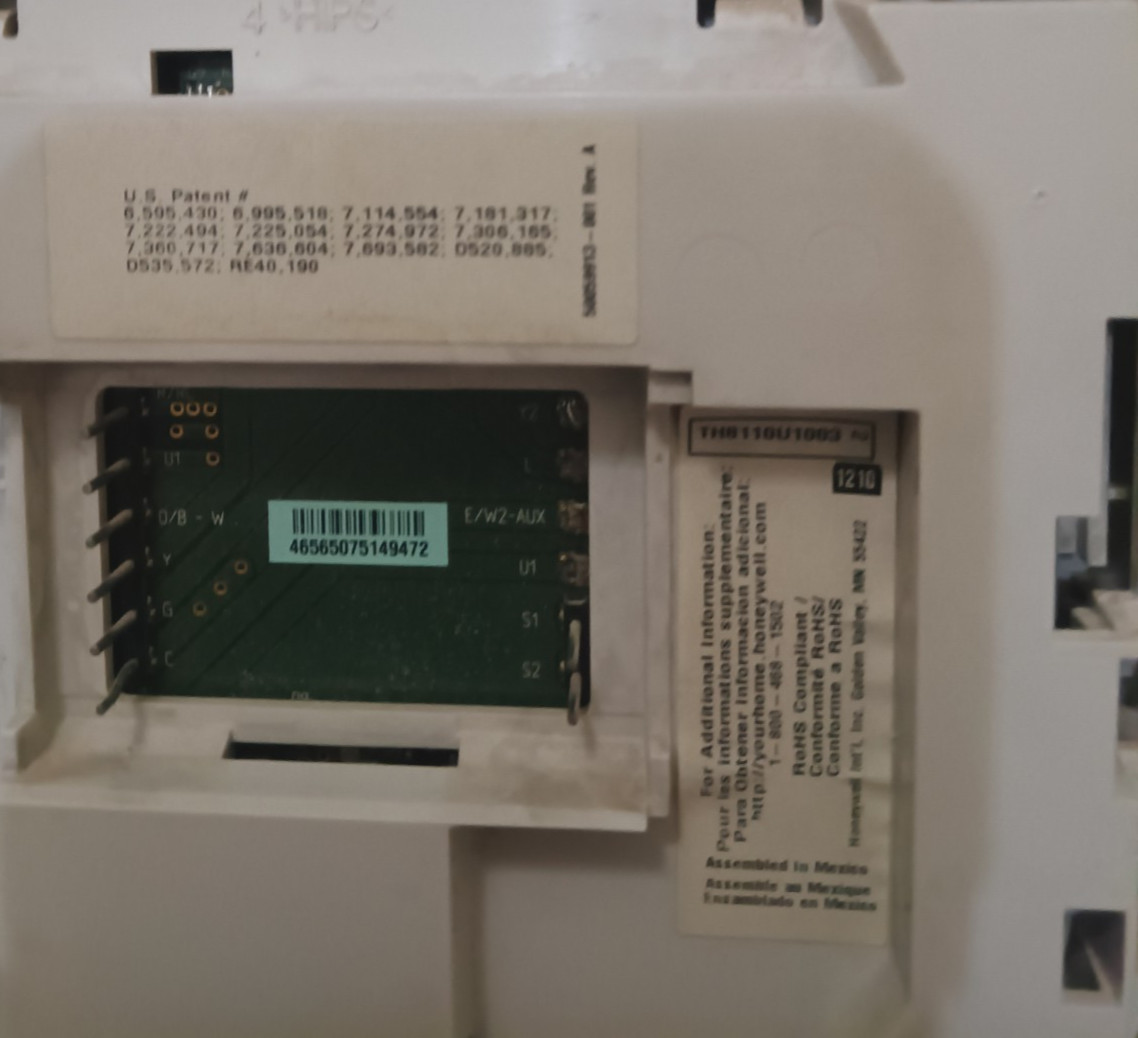 Honeywell TH8110U1003 VisionPro 8000 Touchscreen 7-Day Programmable Thermostat