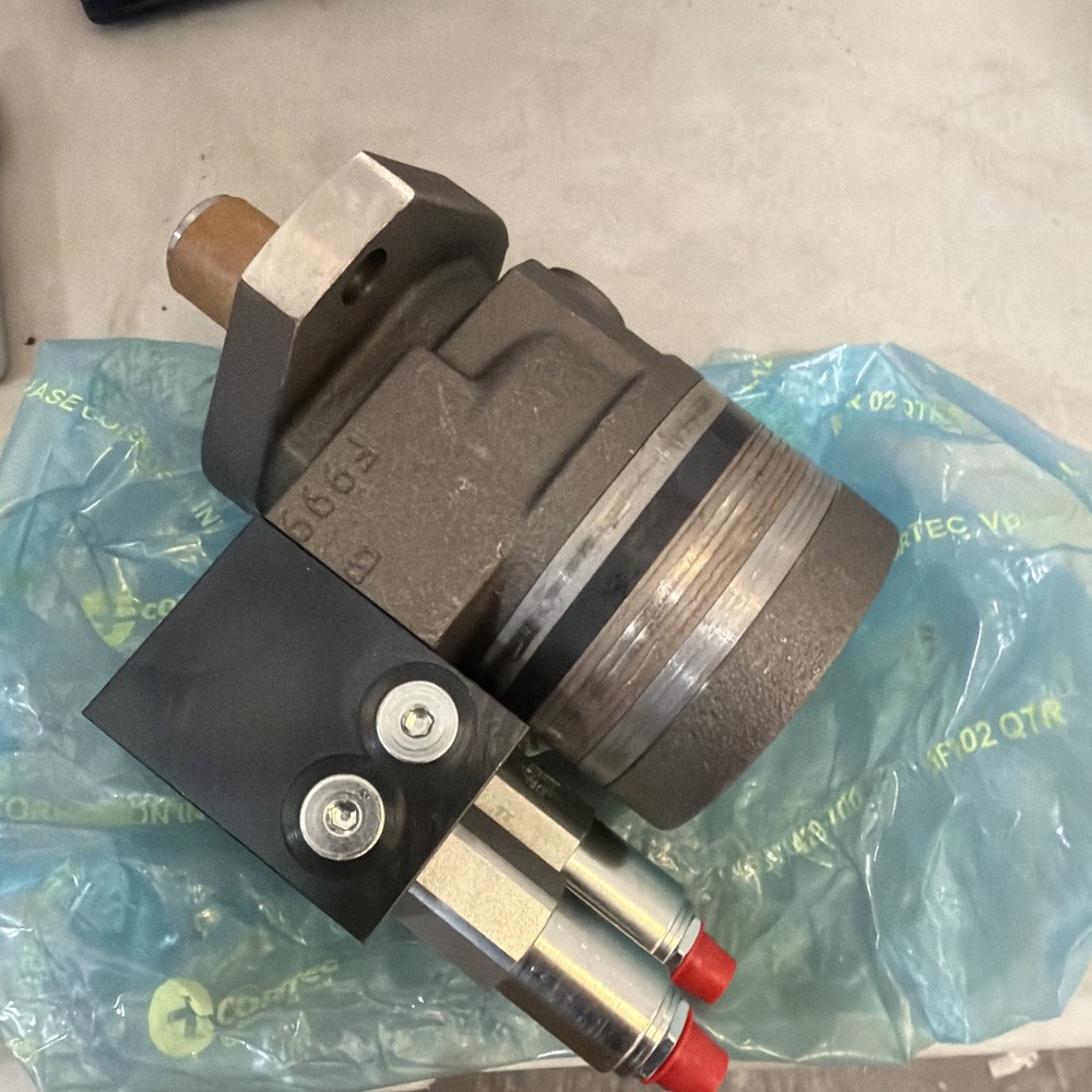 Parker TE-0045AM100HACC Pump New!
