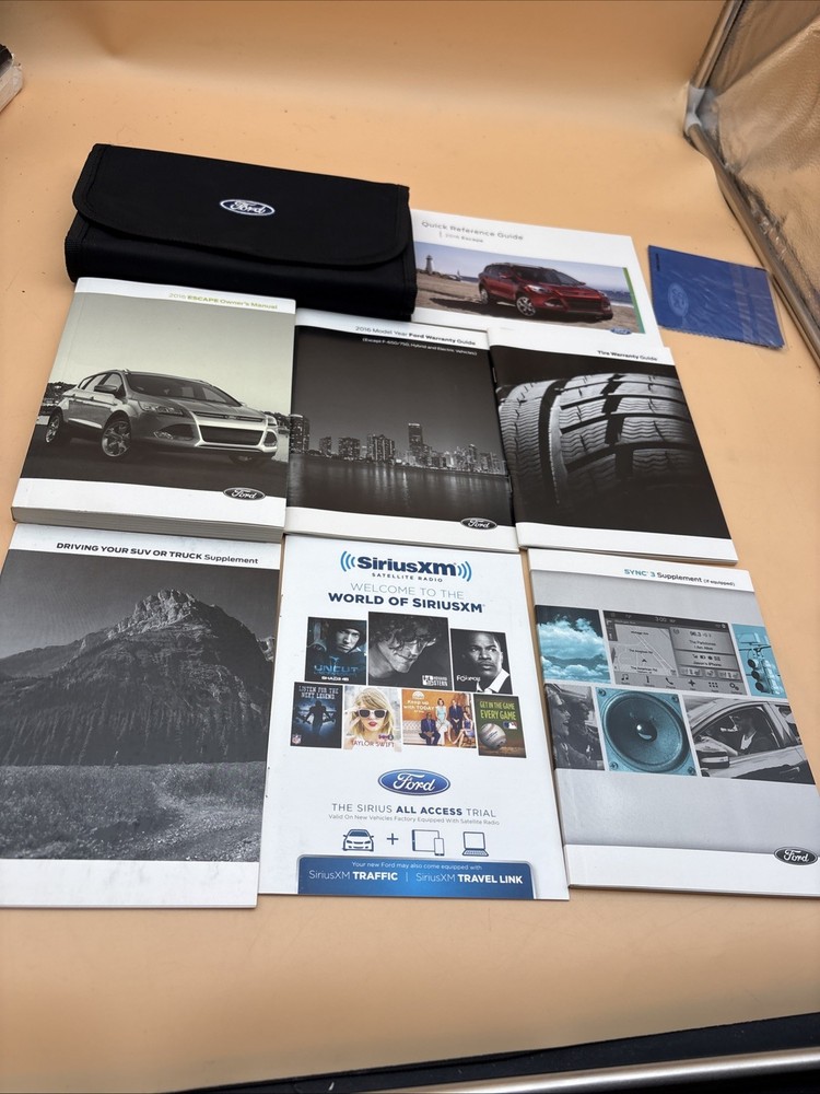 2016 Ford Escape Owner’s Manual base S,mid-range SE,top-tier Titanium, With Case
