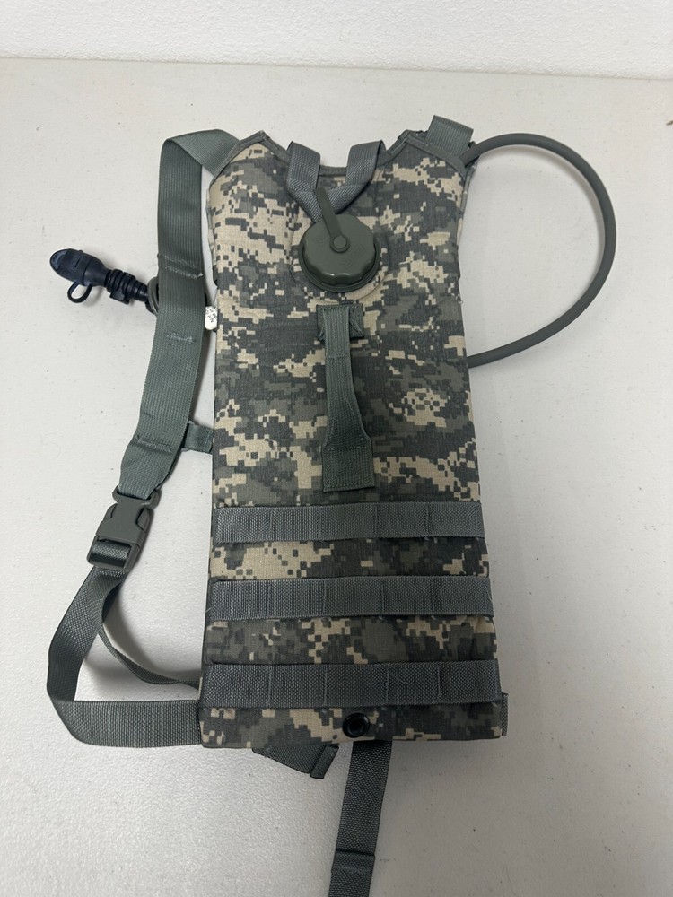 US Army ACU Hydration Carrier 100 OZ 3L System With Bladder Camelback UCP Pack