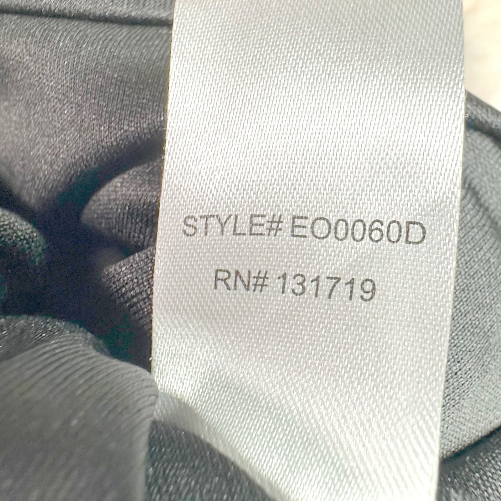 Vow'd Black Cassava V-Neck Bow Accent Side Zip Mermaid Gown Dress Womens 22