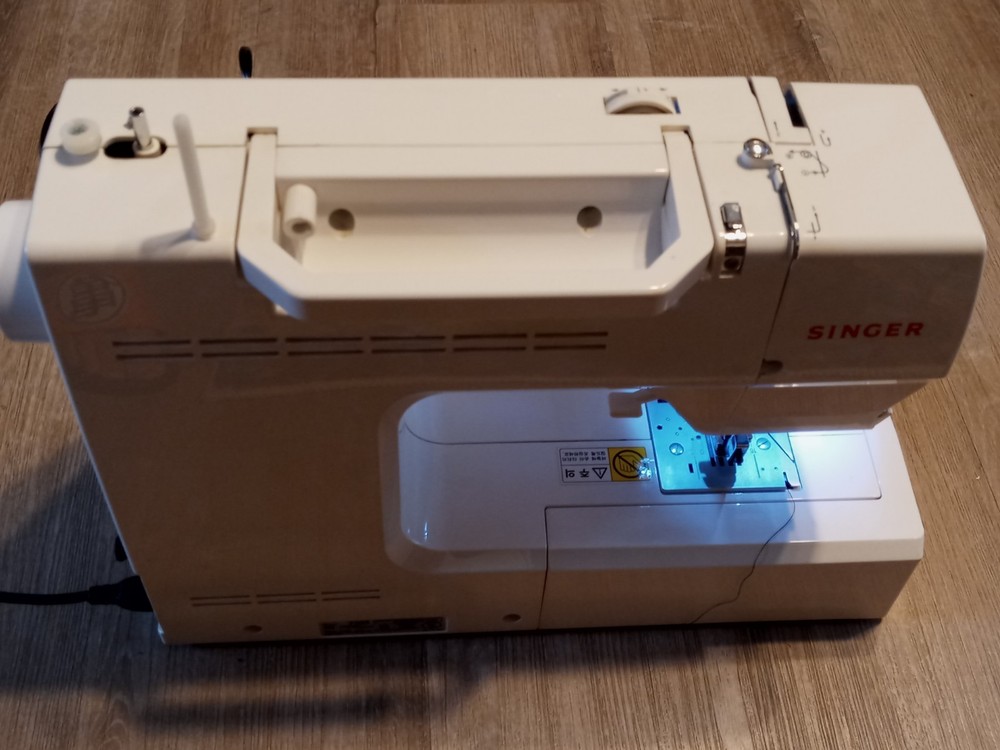 Singer Confidence Sewing Machine 7463 🪡🧵