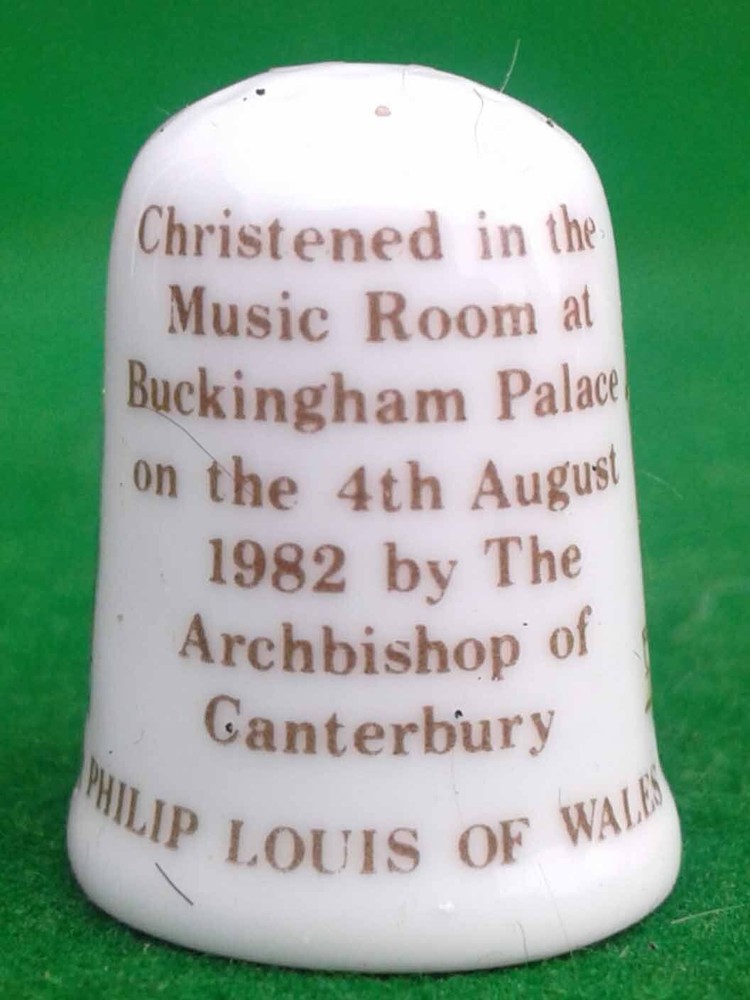 9 CAVERSWALL BONE CHINA THIMBLES.