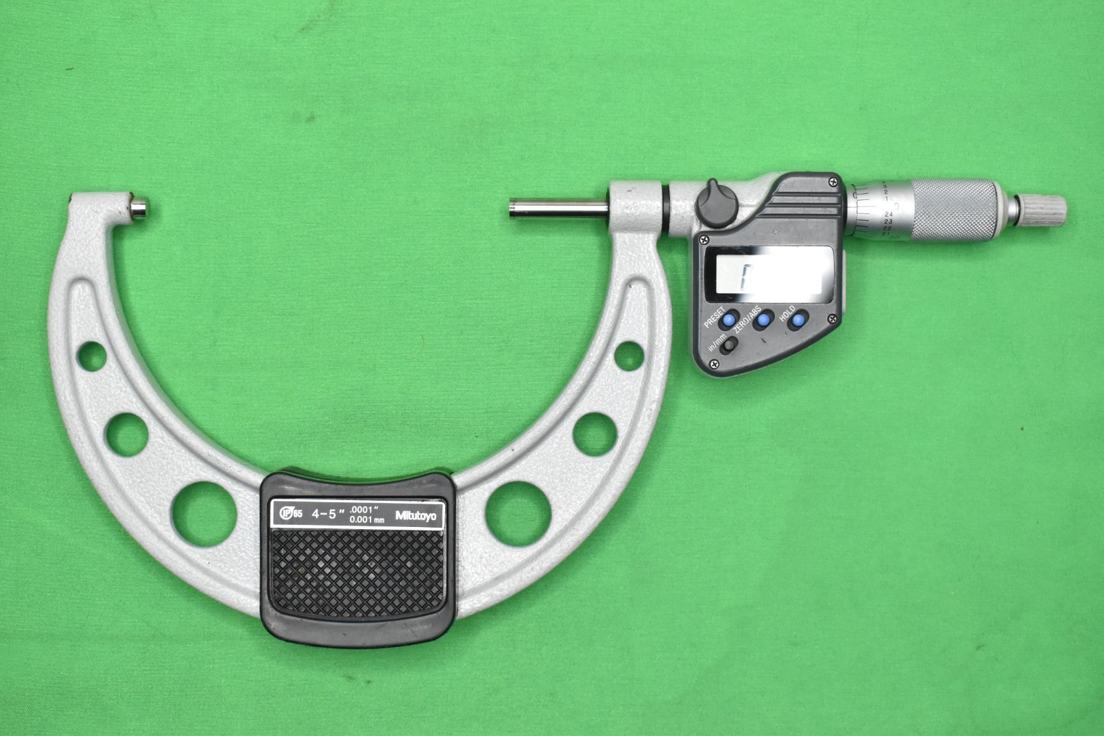 Mitutoyo 293-350-30 Digimatic IP65 4-5" Outside Micrometer w/Case