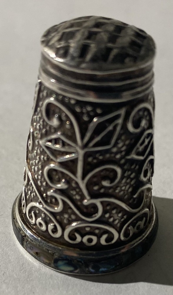 VINTAGE MEXICAN STERLING SILVER THIMBLE FANCY DESIGN WORK