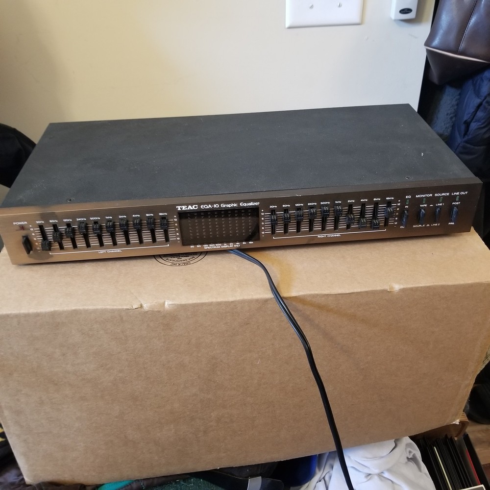 TEAC EQA-10 Graphic Equalizer Stereo EQ Spectrum Display Made in Taiwan Audio