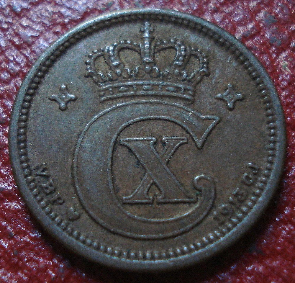 KEY DATE 1913 DENMARK 2 ORE IN VF-EF CONDITION