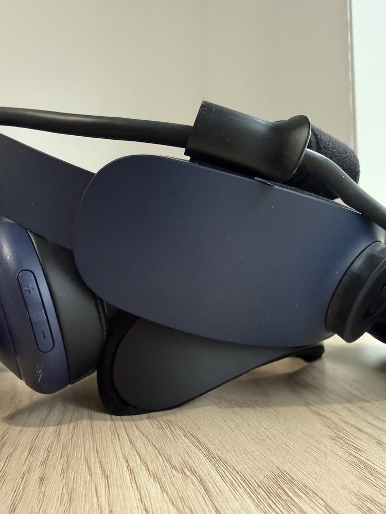 HTC VIVE Pro VR Blue Headset With Cable & Black Controllers - Read Please