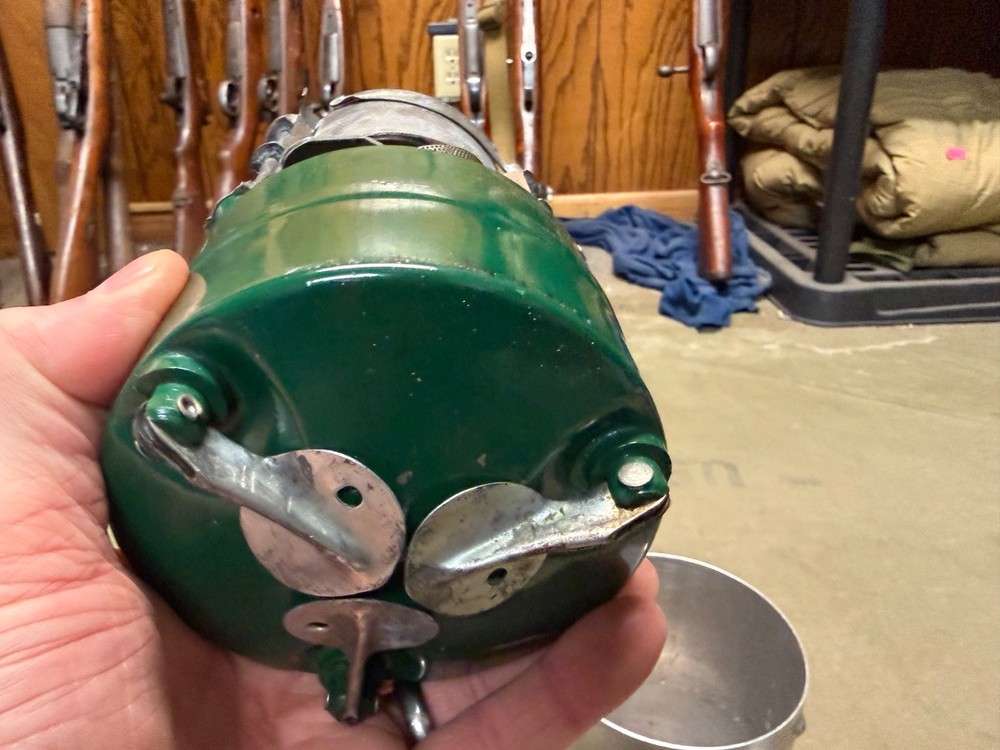 ORIGINAL POST WWII KOREAN WAR US ARMY INFANTRY PSERONAL COLEMAN STOVE-1951