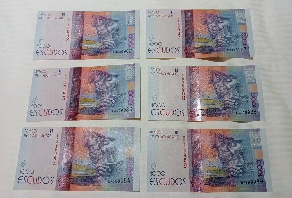 10,000 Cape Verde Escudos CVE in Uncirculated Sequential 1000 CVE Notes