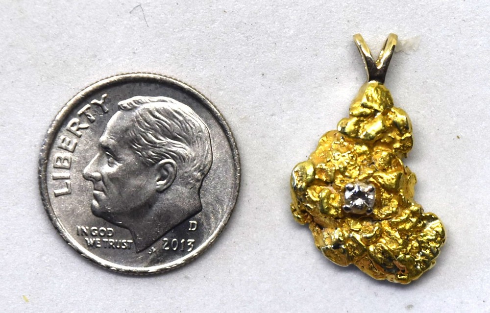 Beautiful 10K Solid Gold Nugget and Diamond Pendant