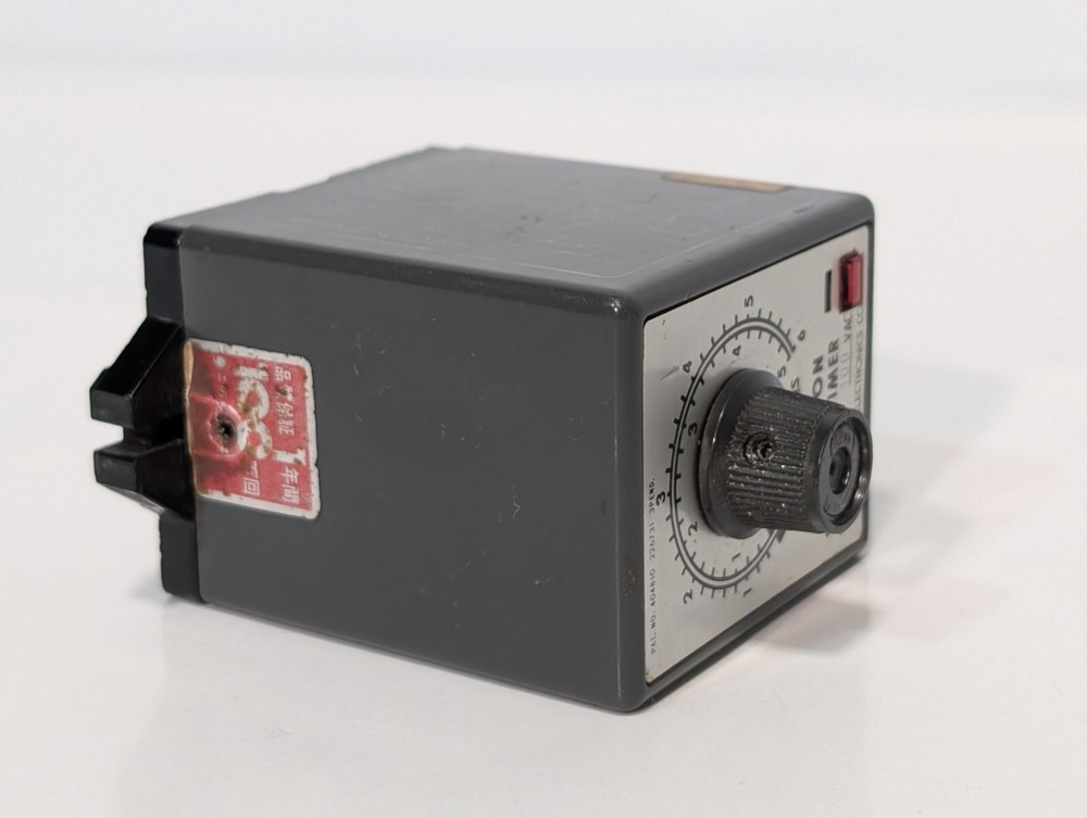 Omron Type STP-100VAC Subminy Timer 0-10 Minutes
