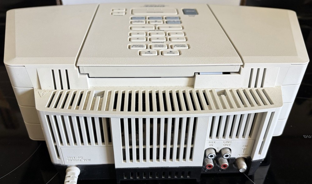 Bose Wave Music System with CD player. Works Great! AWRCIP